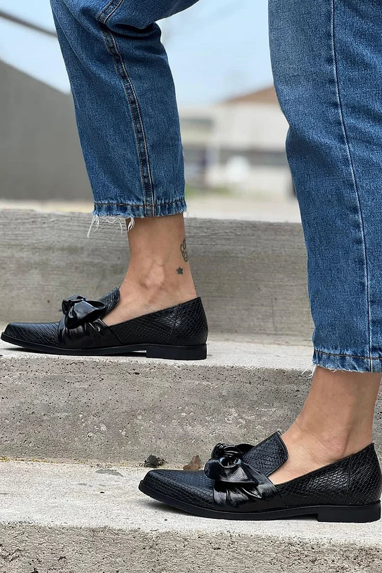 Black Loafer with Shiny Bow