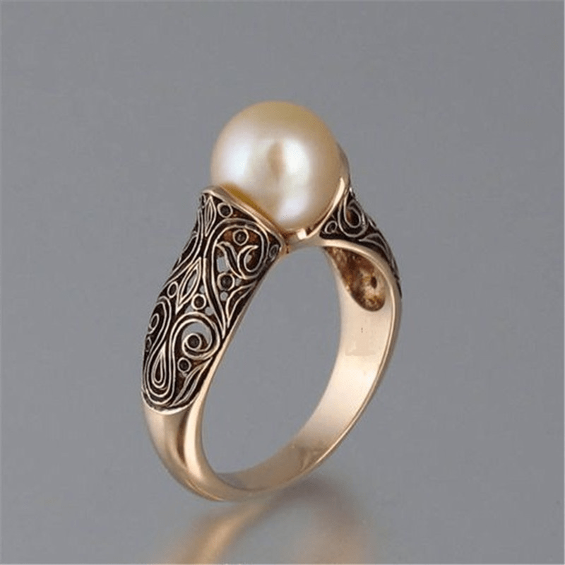 Lucia | Vintage Pearl Golden Ring