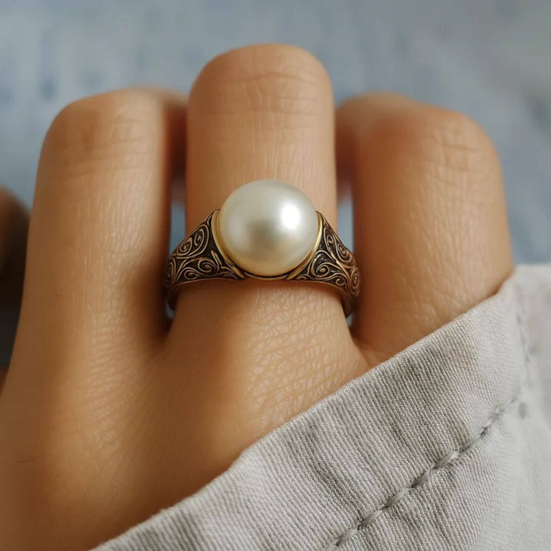 Lucia | Vintage Pearl Golden Ring